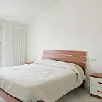 P076 - Porto Recanati, Comodo Trilocale Con Terrazzo E Lavatrice *